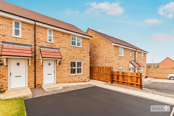 3 Bedroom House To Rent In Sunflower Way, Northampton, NN6