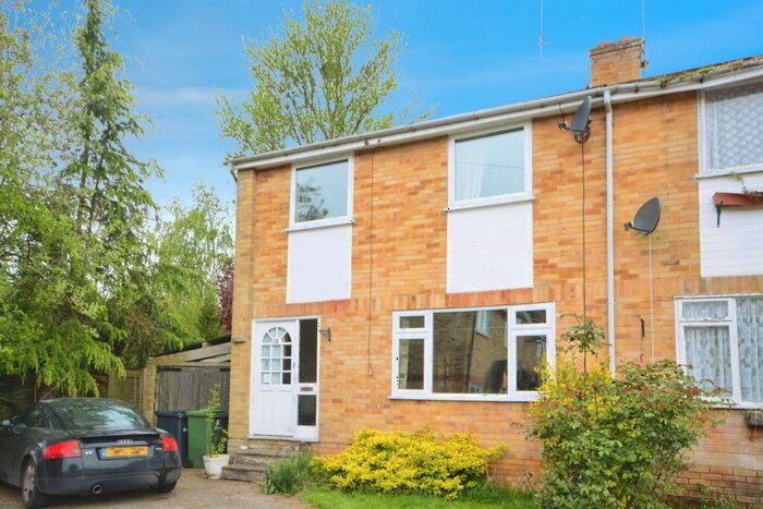 3 Bedroom Semi-Detached House For Sale In Park Vale Close, Castle Hedingham, Halstead, CO9