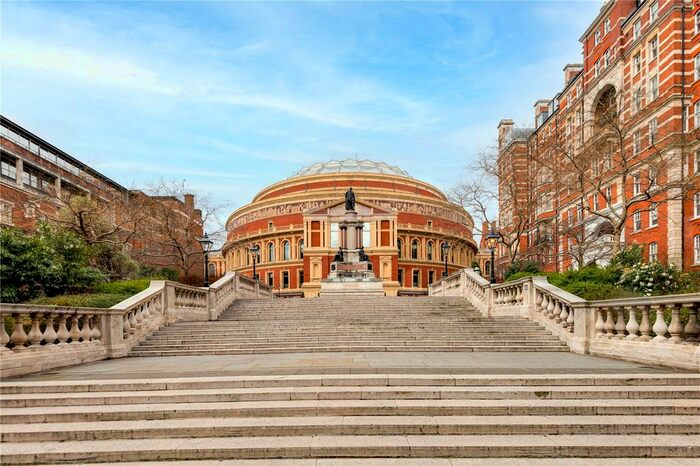 3 Bedroom Flat To Rent In Albert Hall Mansions, Kensington Gore, London, SW7