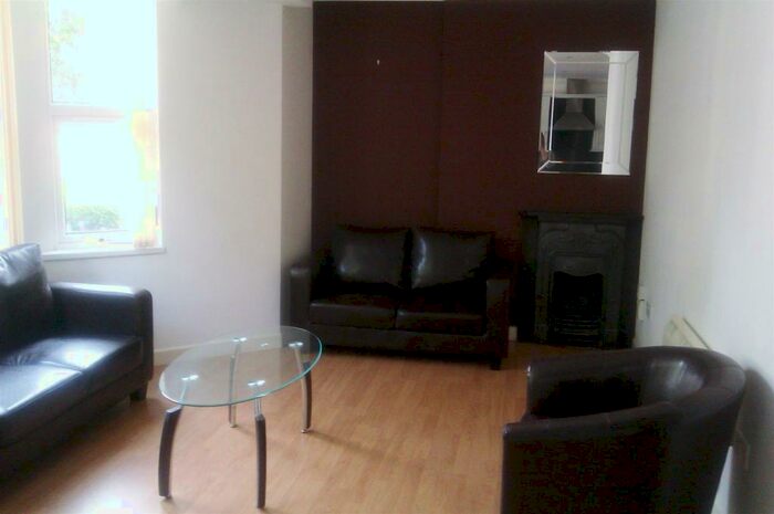 2 Bedroom Flat To Rent In Richmond Road, Cardiff, CF24