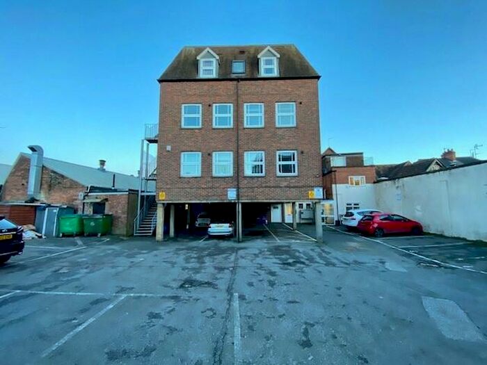 1 Bedroom Apartment To Rent In Granville Place, Aylesbury, HP20