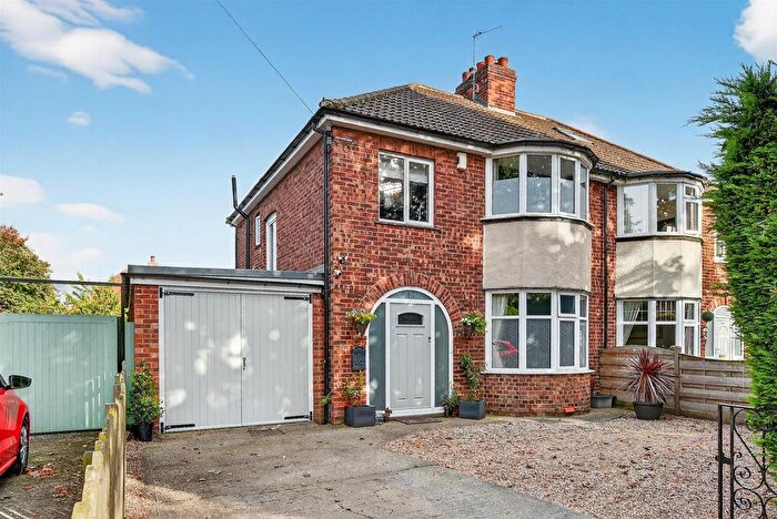 3 Bedroom Semi-Detached House For Sale In Beckfield Lane, York, YO26