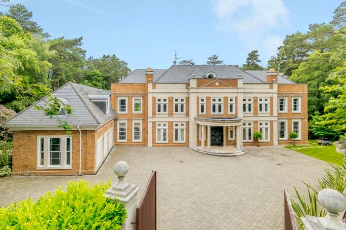 5 Bedroom Detached House To Rent In Camp End Road, Weybridge, KT13