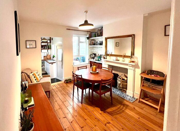 2 Bedroom Terraced House For Sale In Edgehill Street, Reading, RG1