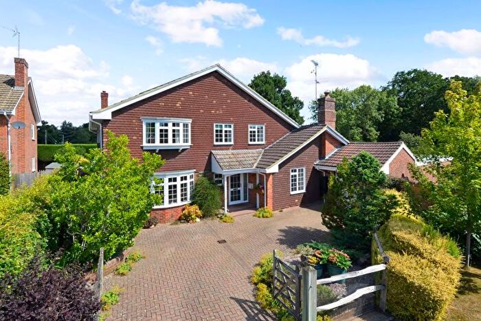 5 Bedroom Detached House For Sale In Farm Close, Loxwood, RH14