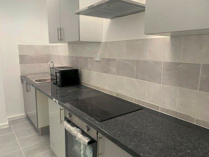 2 Bedroom Flat To Rent In King Street, Bedworth, Warwickshire, CV12