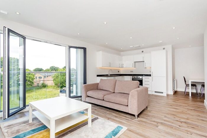 3 Bedroom Flat To Rent In Cambridge Road, Norbiton, Kingston Upon Thames, KT1