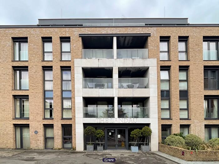 3 Bedroom Flat To Rent In Farm Lane, London, SW6