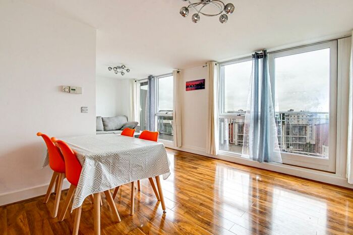 2 Bedroom Flat To Rent In Mason Way, Edgbaston, Birmingham, B15