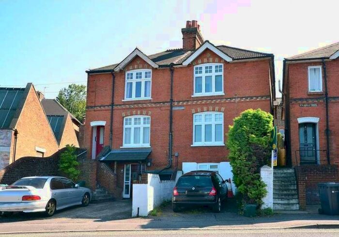 4 Bedroom Semi-Detached House To Rent In Sydenham Road, Guildford, GU1