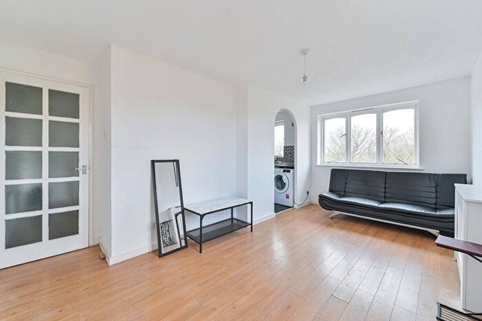 1 Bedroom Flat To Rent In John Williams Close, New Cross, London, SE14