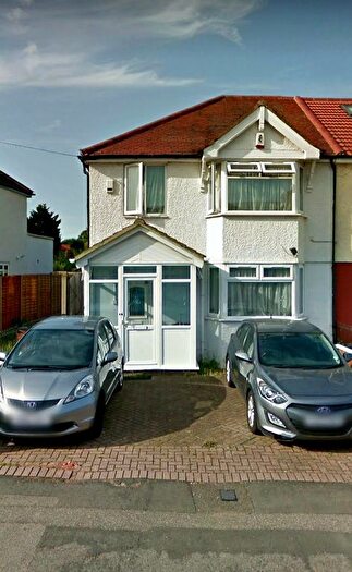 3 Bedroom Flat To Rent In Clauson Avenue, Northolt, UB5