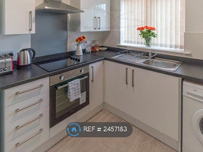 2 Bedroom Flat To Rent In Syon Park Close, West Bridgford, Nottingham, NG2