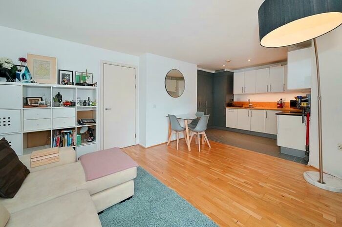 1 Bedroom Flat To Rent In Adriatic Building Narrow Street, E14
