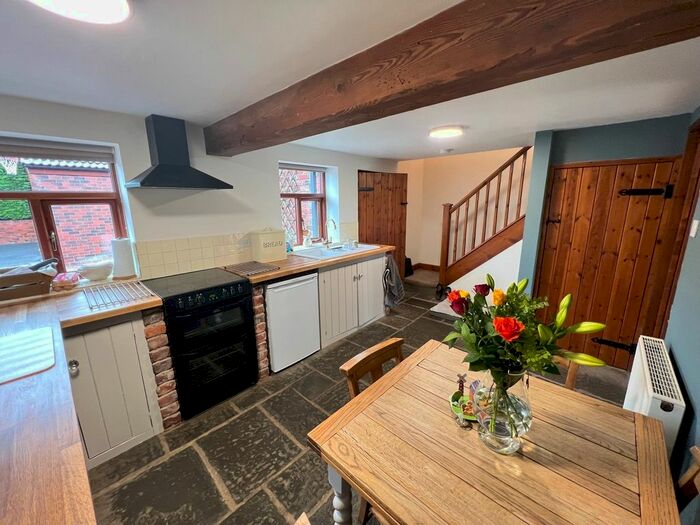 2 Bedroom Cottage To Rent In Horseshoe Cottage, Pool House Road, Higher Poynton, SK12