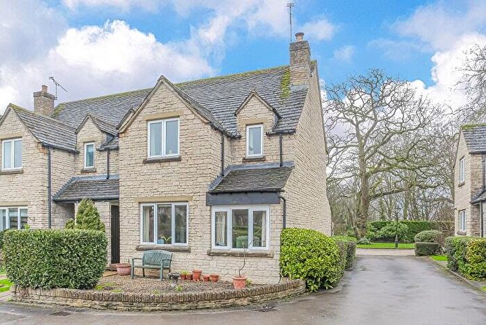 3 Bedroom Retirement Property For Sale In St. Marys Mead, Witney, Oxfordshire, OX28
