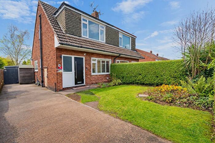 3 Bedroom Semi Detached House For Sale In Primley Park Lane, Alwoodley, LS17