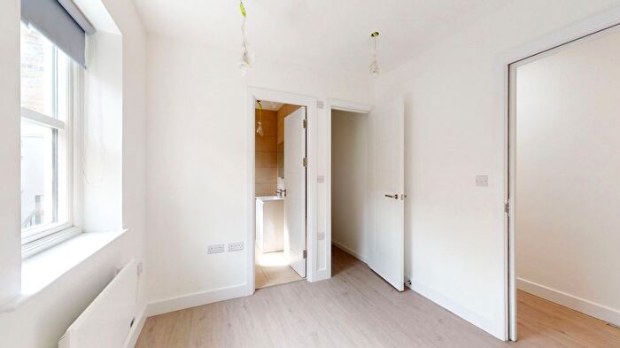 2 Bedroom Flat To Rent In Church Street, Enfield, Greater London, EN2