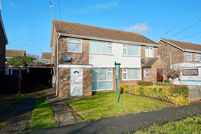 3 Bedroom Semi Detached House For Sale In Coppins Close, Sawtry, Huntingdon, PE28