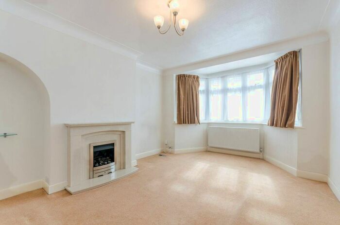 4 Bedroom Semi-Detached House To Rent In Stoneleigh Park Road, Stoneleigh, Epsom, KT19
