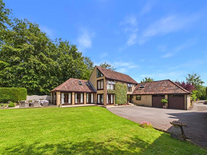 4 Bedroom Detached House For Sale In Parkers Lane, Kington Langley, Chippenham, SN15
