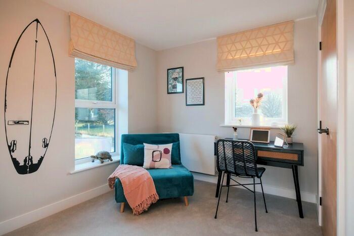 4 Bedroom Semi-Detached House For Sale In Post Office Road, Locking Parklands, Weston-super-Mare, BS24