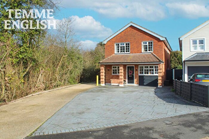 4 Bedroom Detached House For Sale In Jubilee Drive, Wickford, SS11