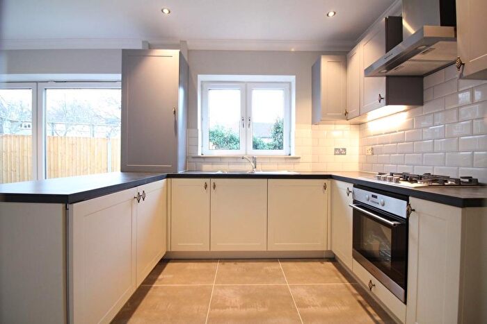 2 Bedroom Flat To Rent In Regina Road, Southall, UB2