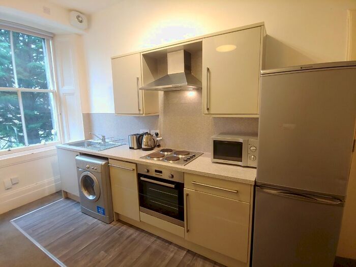 2 Bedroom Flat To Rent In Orwell Terrace, Dalry, Edinburgh, EH11