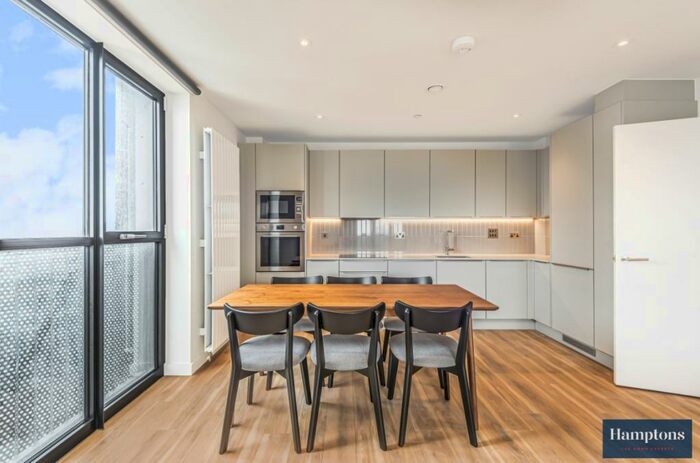 3 Bedroom Apartment To Rent In Ten Degrees Croydon, CR0