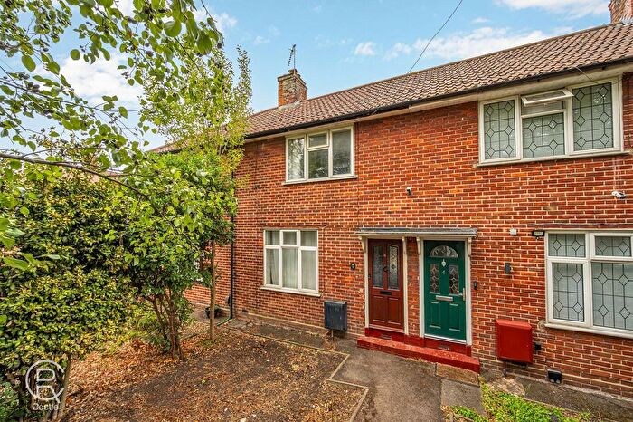2 Bedroom Terraced House For Sale In Kennedy Path, London, W7