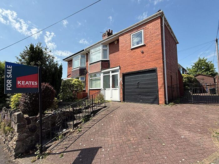 3 Bedroom Semi-Detached House For Sale In Collis Avenue, Stoke-On-Trent, ST4