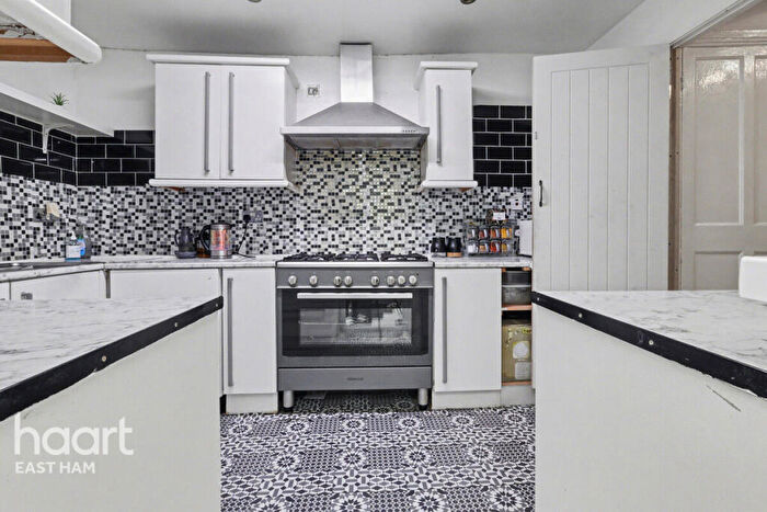 3 Bedroom End Of Terrace House For Sale In St Olaves Road, London, E6