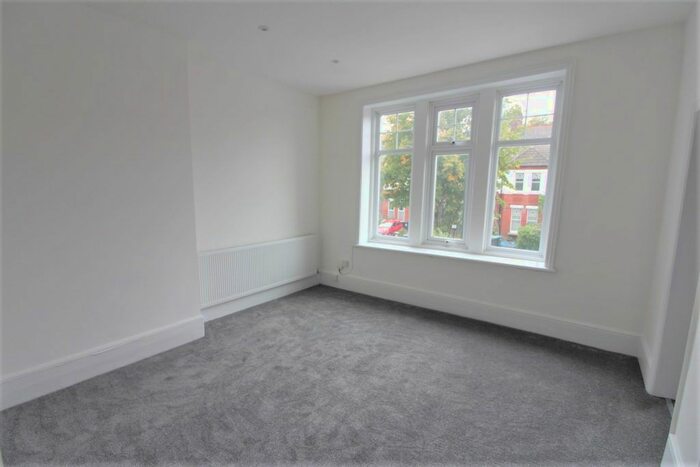 1 Bedroom Flat To Rent In Palmerston Road, Palmers Green, N22