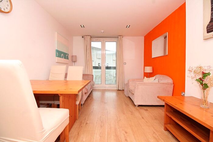 1 Bedroom Flat To Rent In City Tower, Limeharbour, Canary Wharf, E14