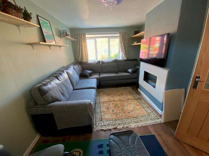 3 Bedroom Semi-Detached House To Rent In Bluefields Street, Liverpool, L8