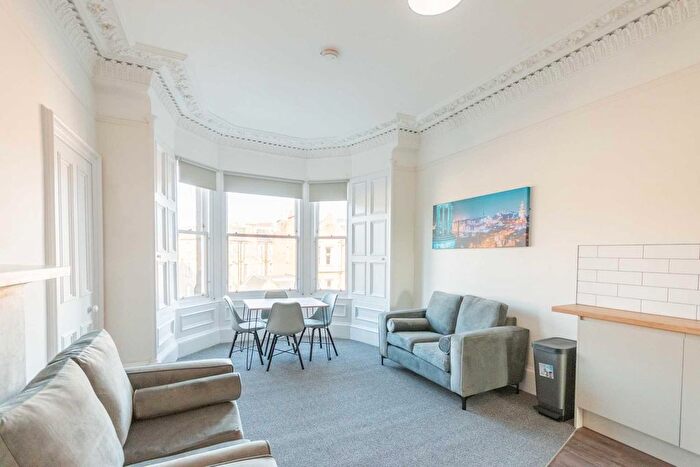 4 Bedroom Flat To Rent In Marchmont Crescent, Edinburgh, EH9