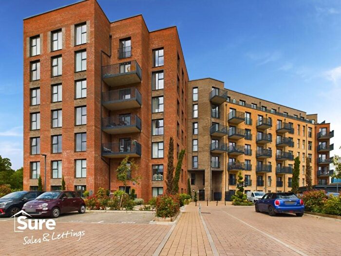 2 Bedroom Apartment For Sale In Dacorum Way, Hemel Hempstead, Hertfordshire, HP1
