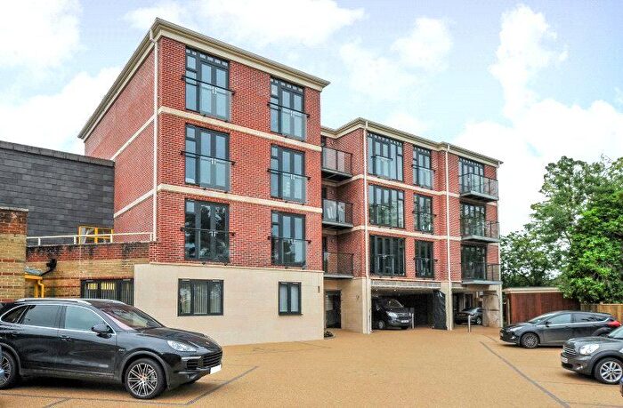 2 Bedroom Flat For Sale In Southgate Place, South Park, Sevenoaks, Kent, TN13