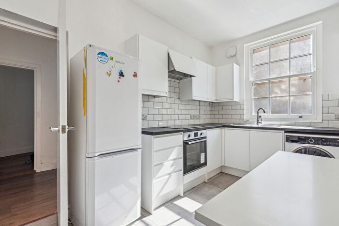 5 Bedroom Flat To Rent In Camden Road, Camden, NW1