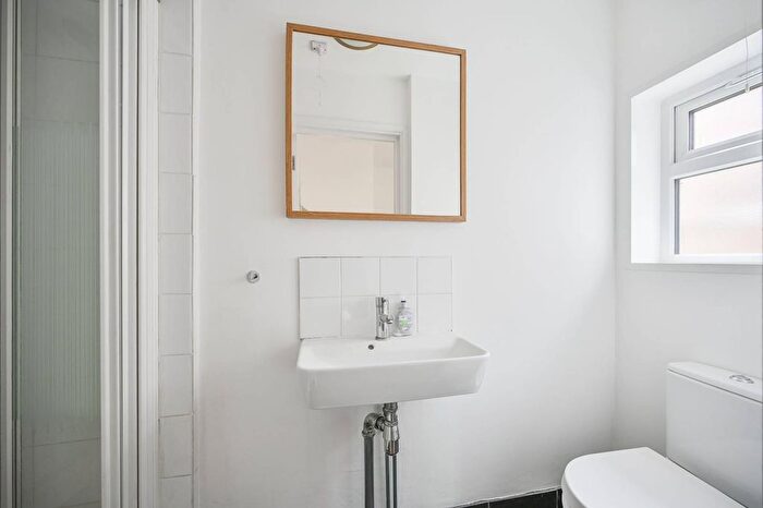 1 Bedroom Flat To Rent In Archway Road, Highgate, London, N6