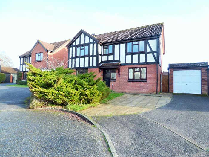 4 Bedroom Detached House To Rent In Gray Close, Warsash, Southampton, Hampshire, SO31