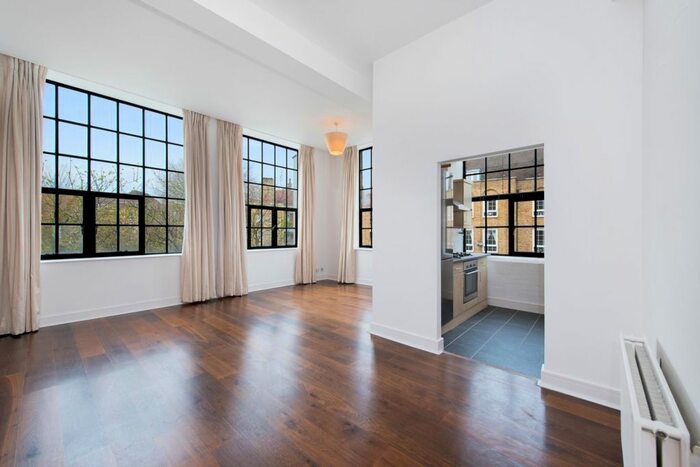 1 Bedroom Flat To Rent In Chimney Court, Brewhouse Lane, Wapping, London, E1W