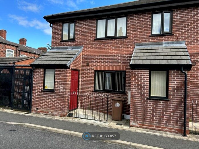 1 Bedroom Flat To Rent In Bewsey Street, St. Helens, WA10