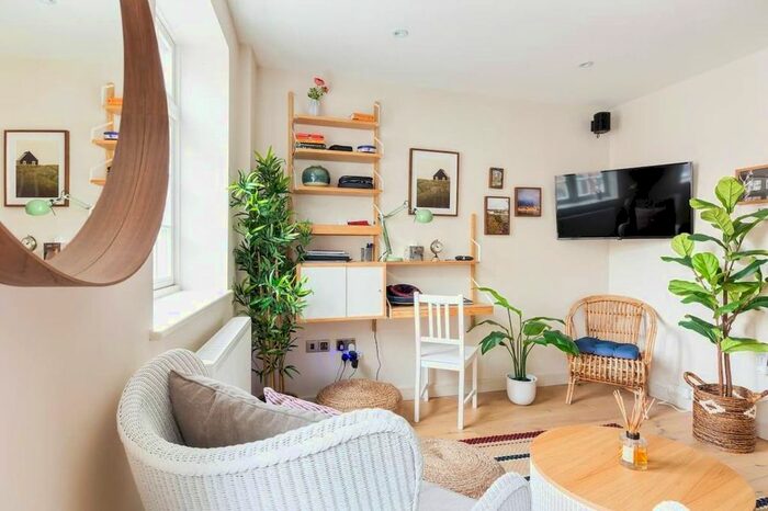 1 Bedroom Studio To Rent In Hill Street, London, TW9