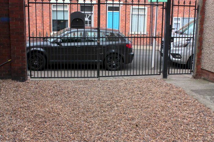 1 Bedroom Studio To Rent In Smawthorne Avenue, Castleford, WF10