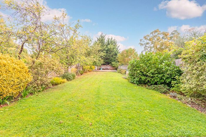 1 Bedroom Flat For Sale In Teignmouth Road, Willesden Green, London, NW2