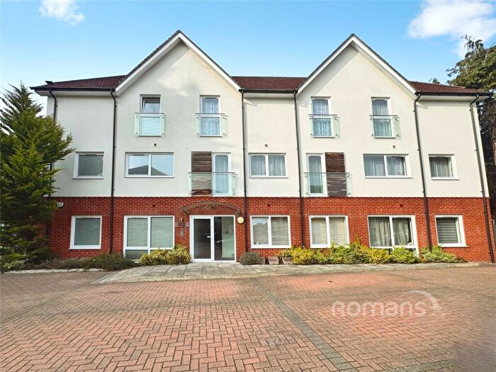 2 Bedroom Apartment For Sale In Sarah Way, Farnborough, GU14
