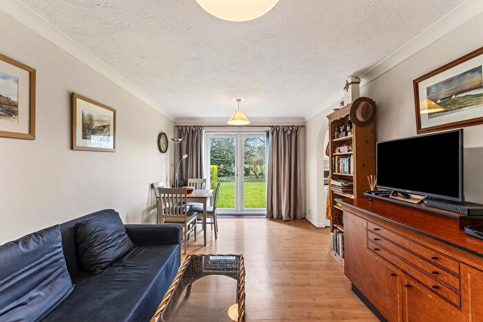 2 Bedroom Flat For Sale In Peartree Avenue, London, SW17