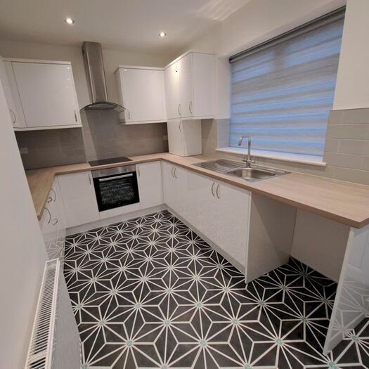 3 Bedroom Semi-Detached House To Rent In Newcastle Avenue, Worksop, S80